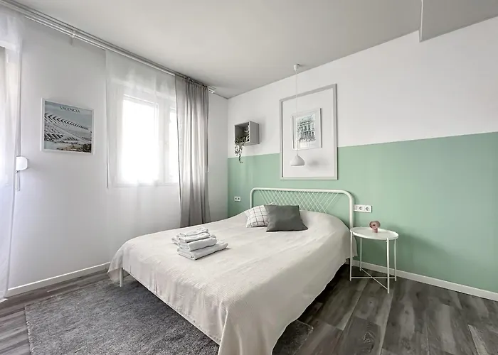 Budget Apartment *