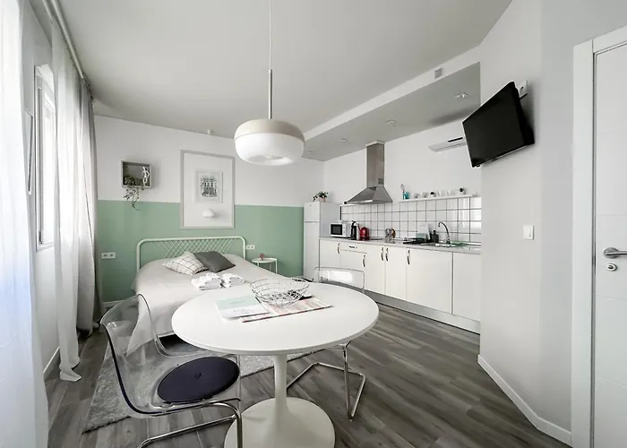 Apartment Budget *